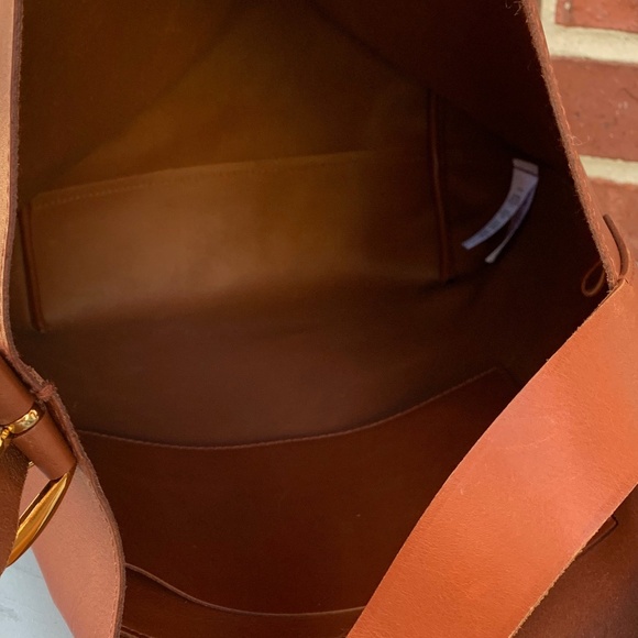 Madewell The Essential Bucket Tote - Picture 9 of 13